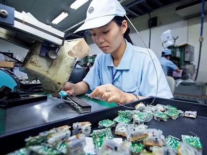 Hotspot Matrix: Biến 4 kiểu áo không thể thiếu thành cơ hội marketing đột phá